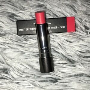 MAC plenty of pout plumping lipstick - Ample chic
